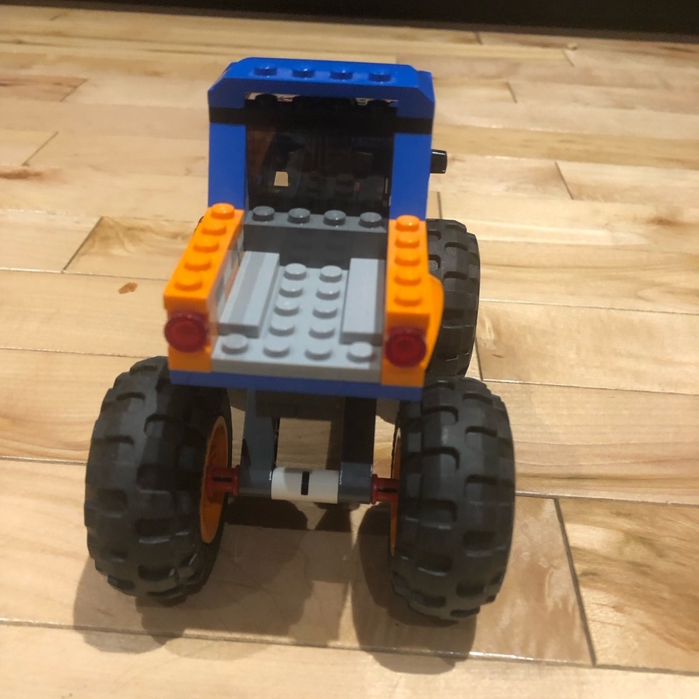 LEGO City Monster Truck - 60180 - Picture 3 of 5